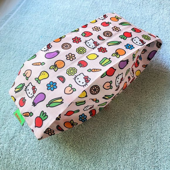 NWOT BAGGU 3D Zip Pouch, Hello Kitty & Icon
